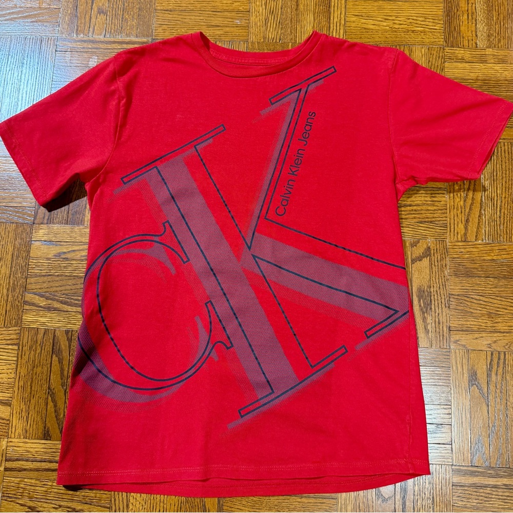 Calvin Klein Red Short Sleeve Tee with Graphic Design